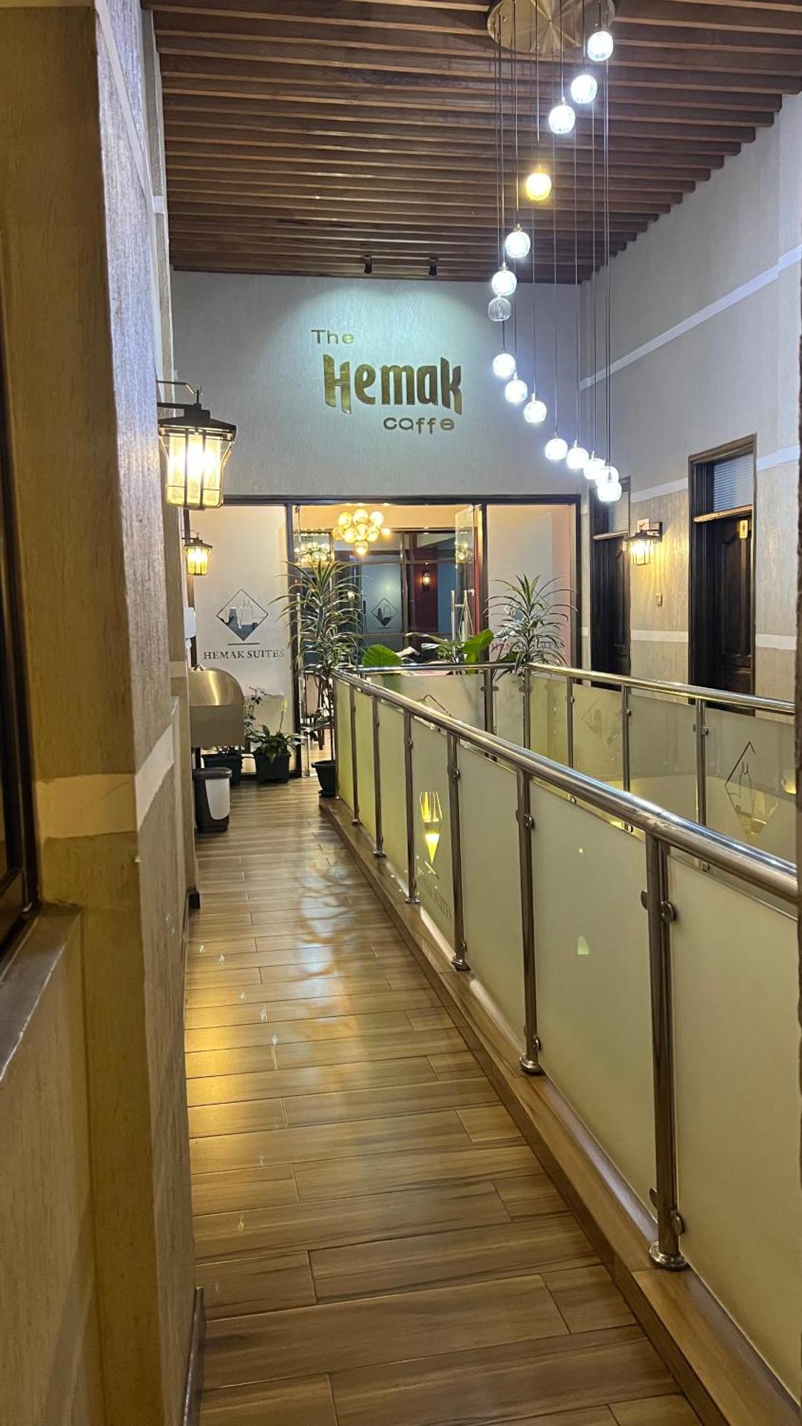 Hemak Suites Hotel ナイロビ エクステリア 写真