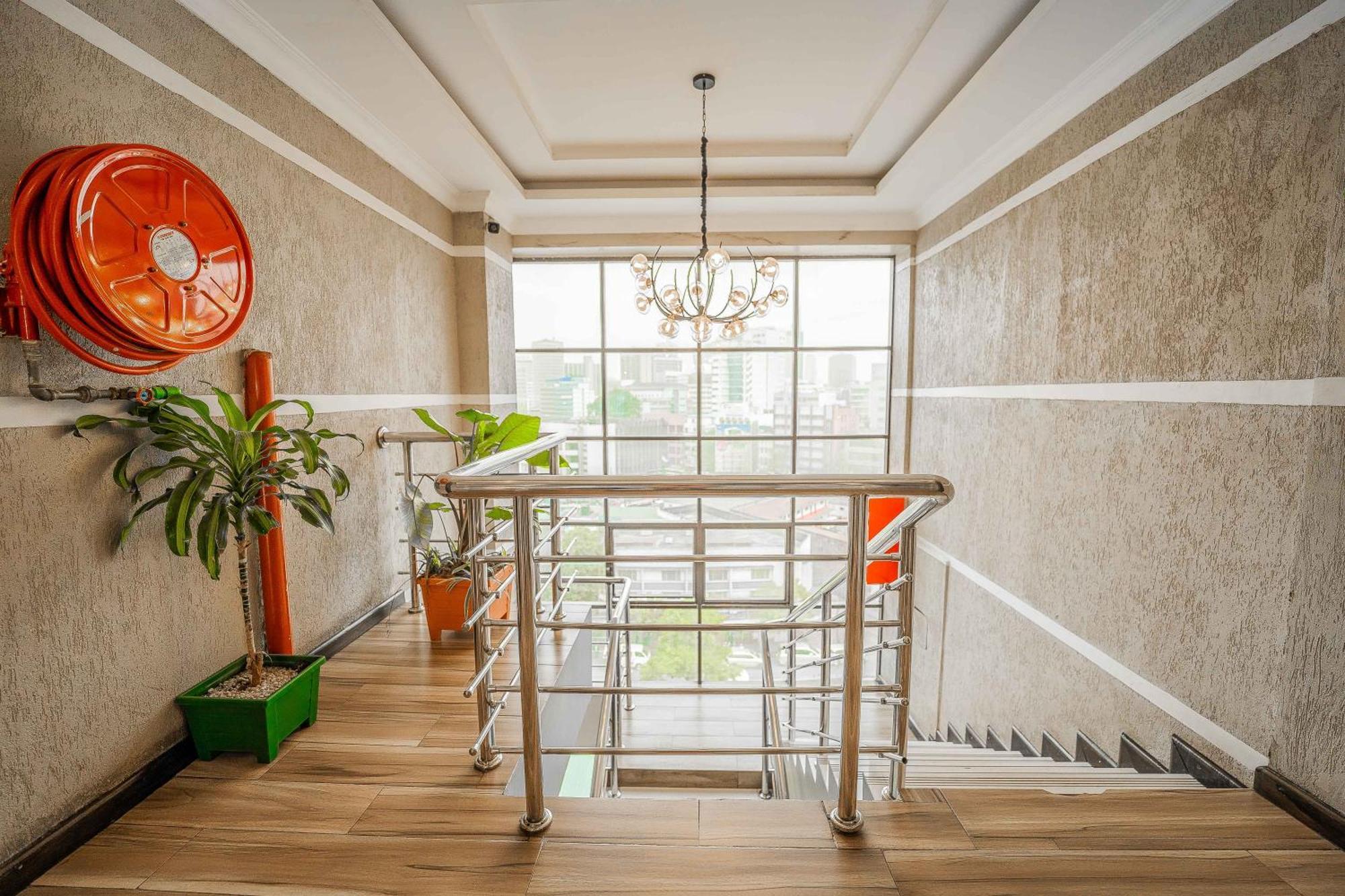 Hemak Suites Hotel ナイロビ エクステリア 写真