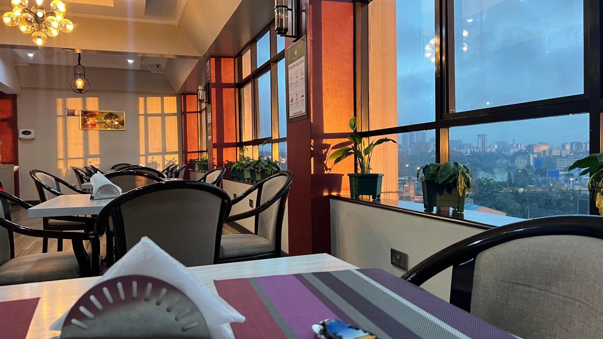 Hemak Suites Hotel ナイロビ エクステリア 写真