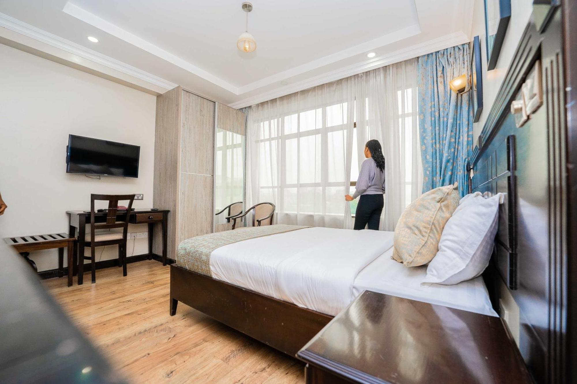 Hemak Suites Hotel ナイロビ エクステリア 写真