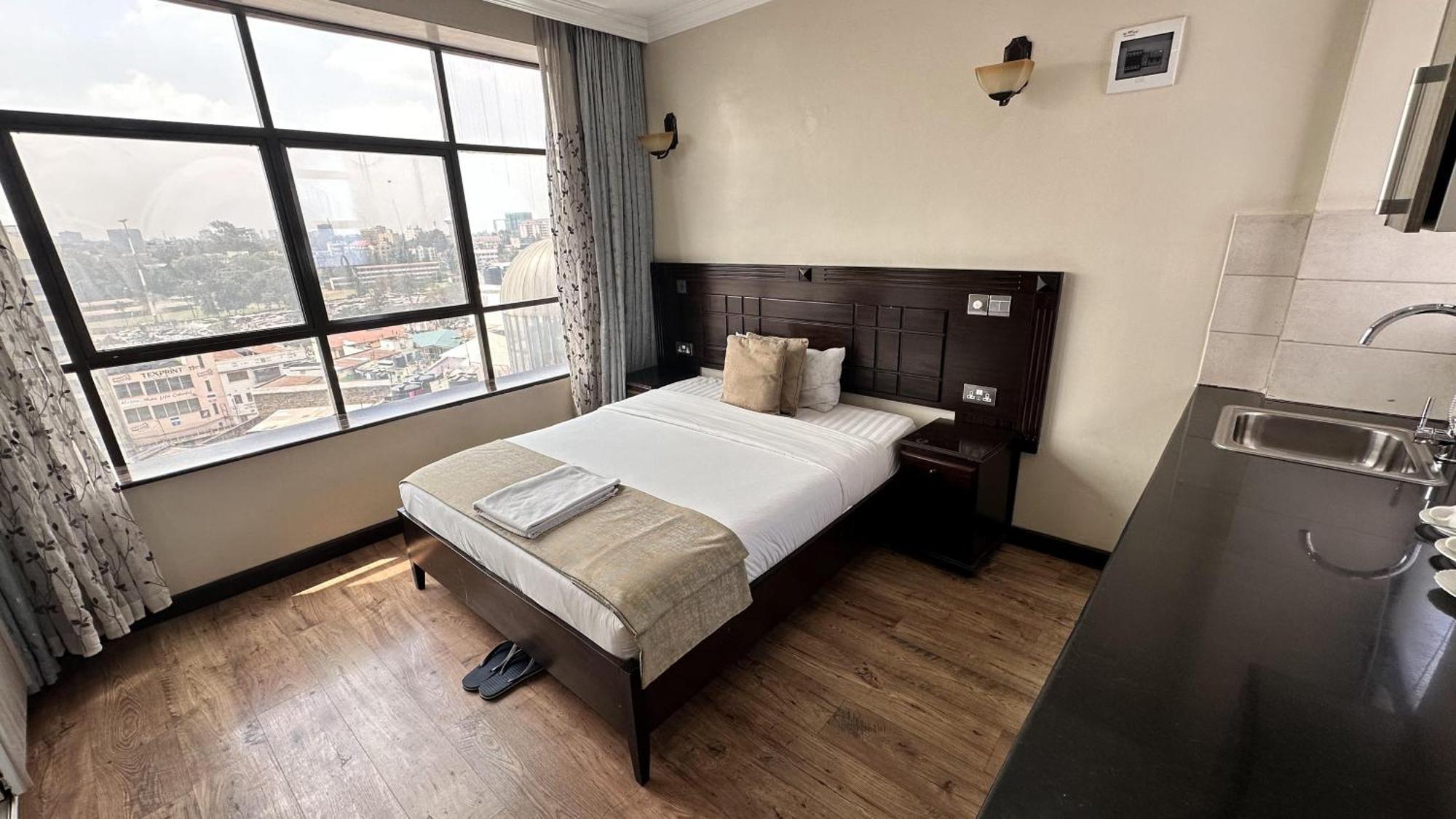 Hemak Suites Hotel ナイロビ エクステリア 写真