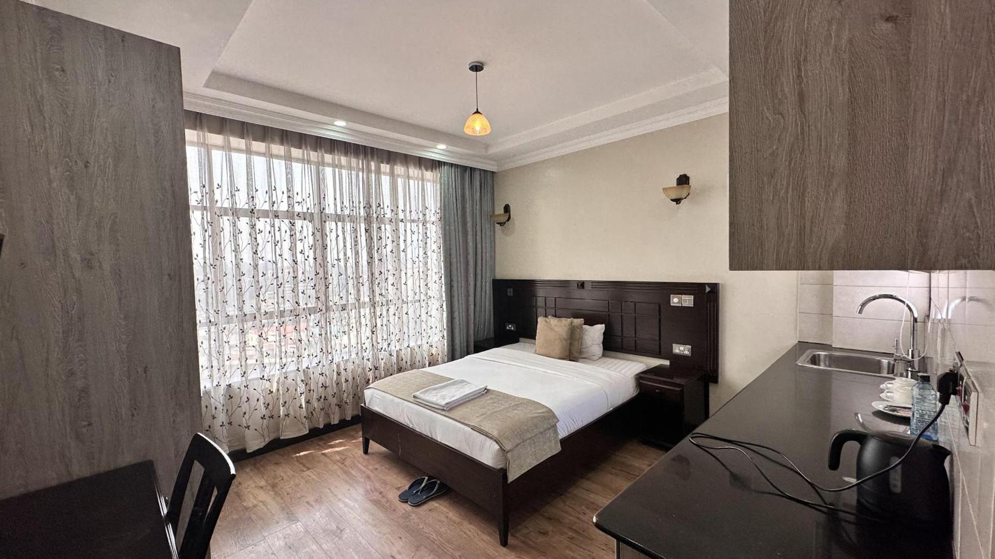Hemak Suites Hotel ナイロビ エクステリア 写真