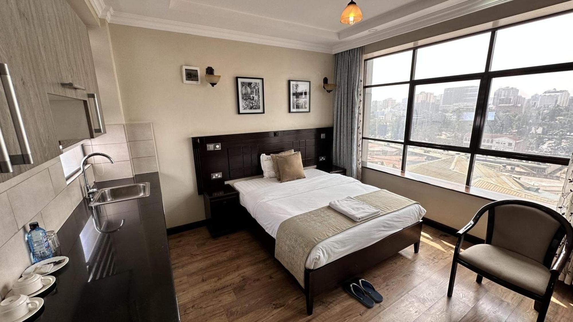 Hemak Suites Hotel ナイロビ エクステリア 写真