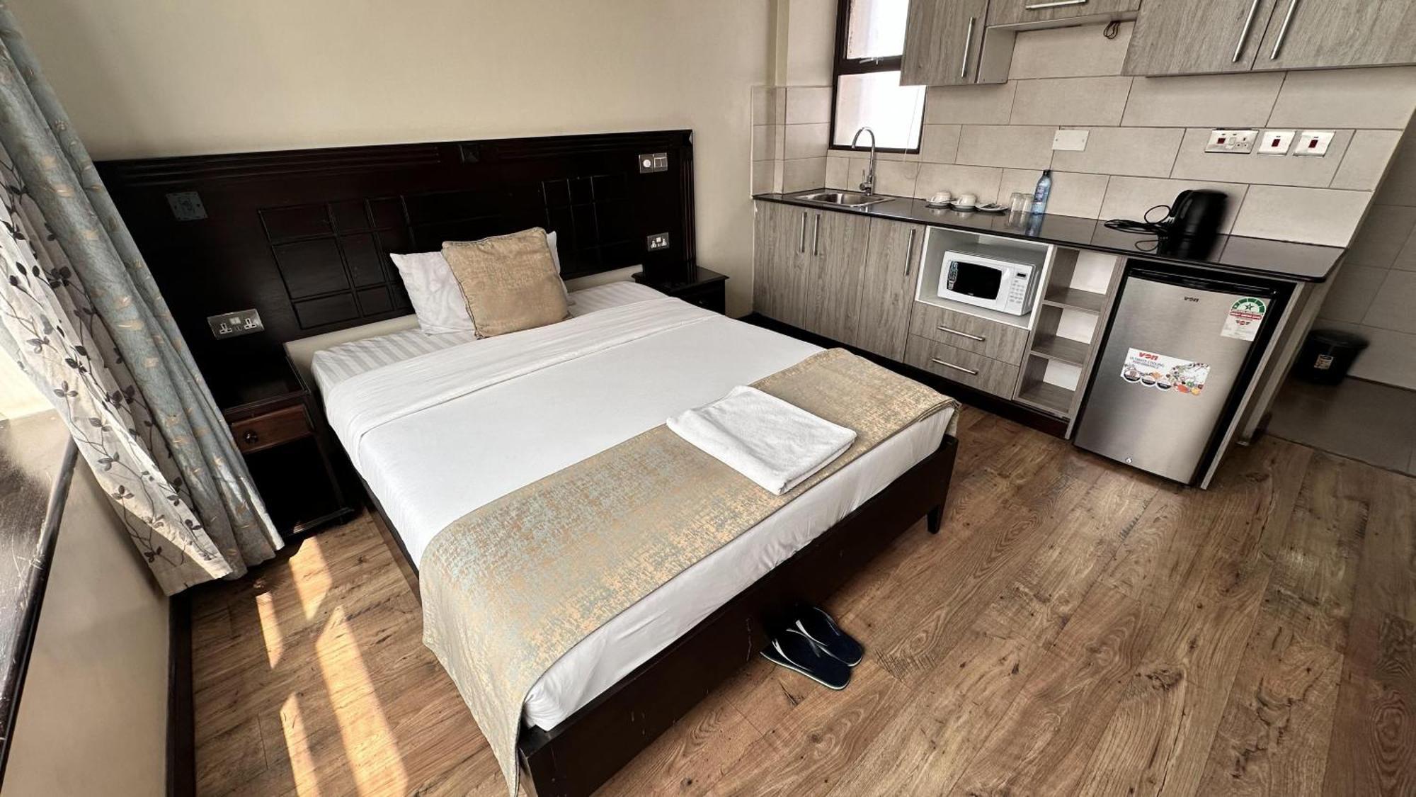 Hemak Suites Hotel ナイロビ エクステリア 写真