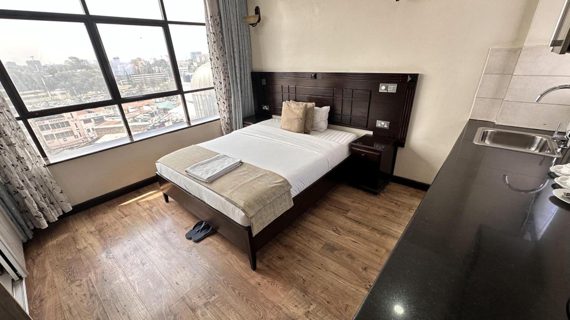 Hemak Suites Hotel ナイロビ エクステリア 写真