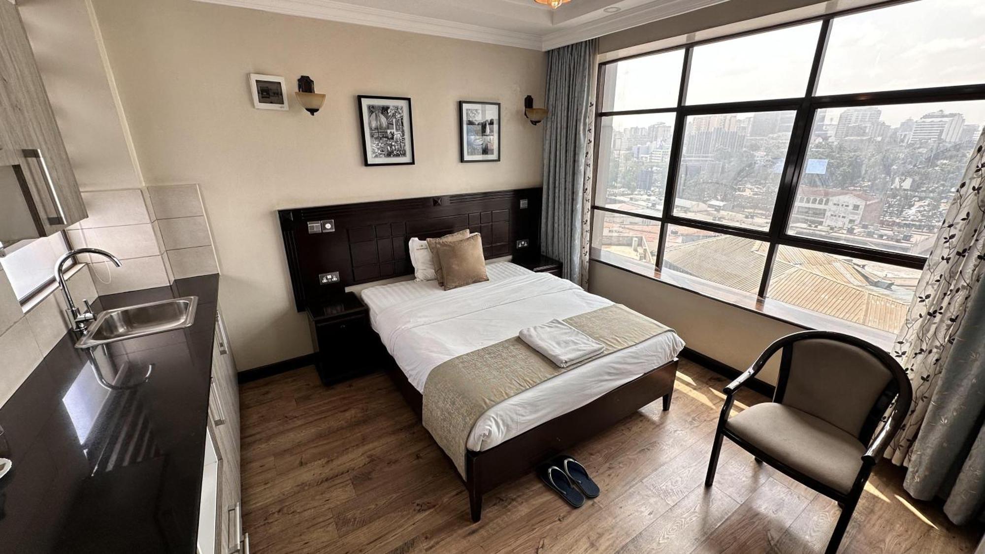 Hemak Suites Hotel ナイロビ エクステリア 写真