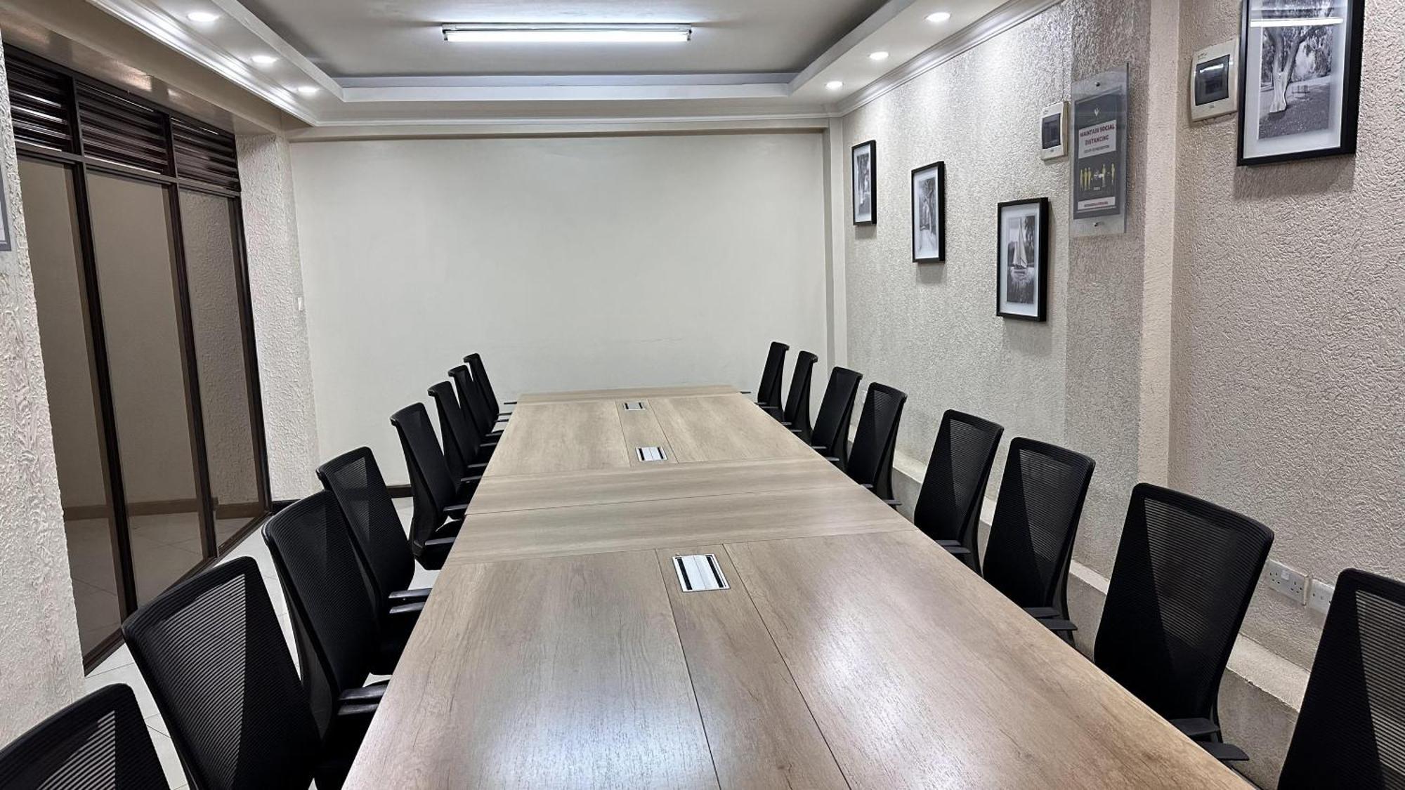 Hemak Suites Hotel ナイロビ エクステリア 写真