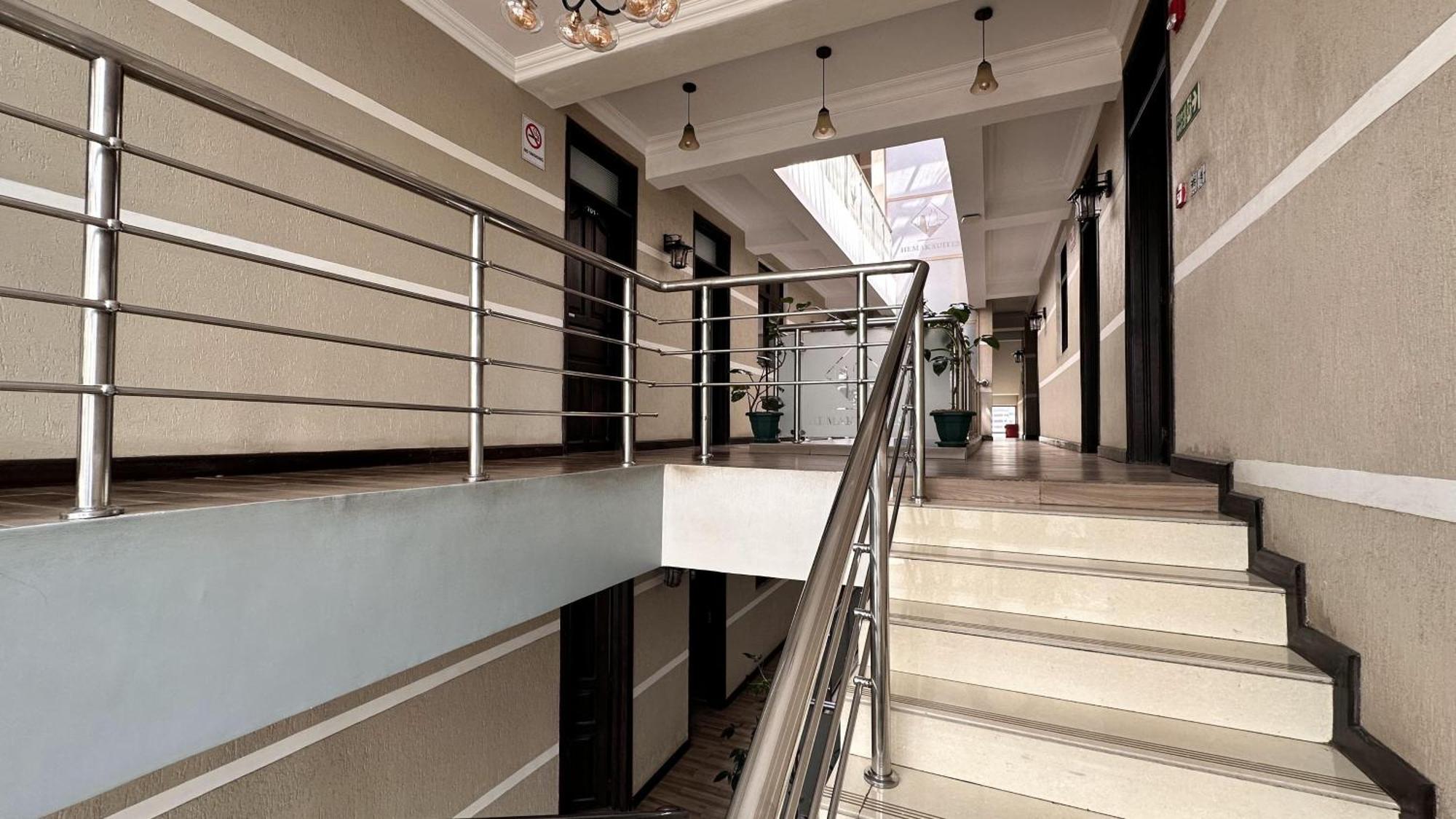 Hemak Suites Hotel ナイロビ エクステリア 写真