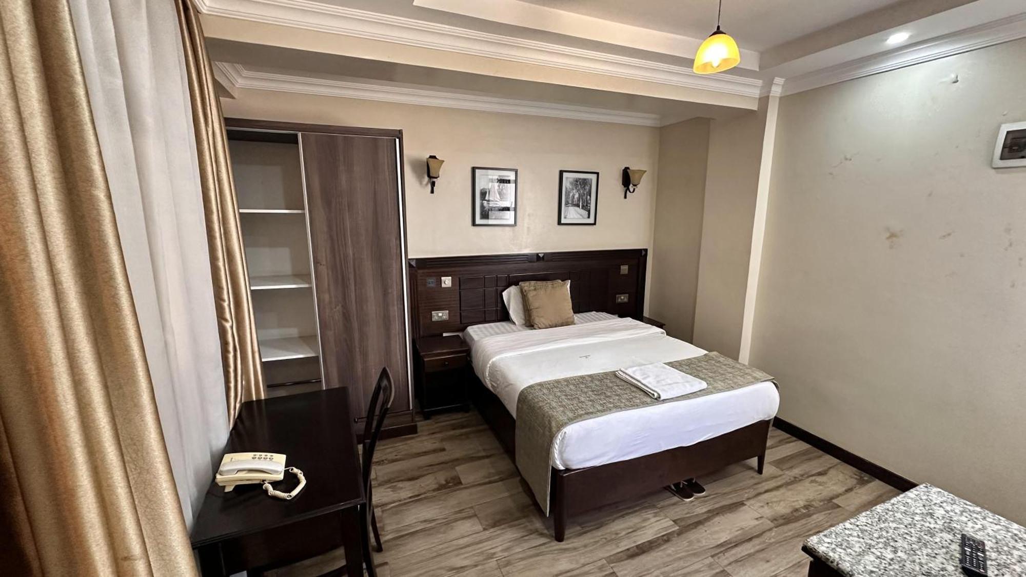 Hemak Suites Hotel ナイロビ エクステリア 写真